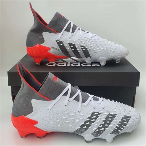 sepatu bola adidas predator hitam